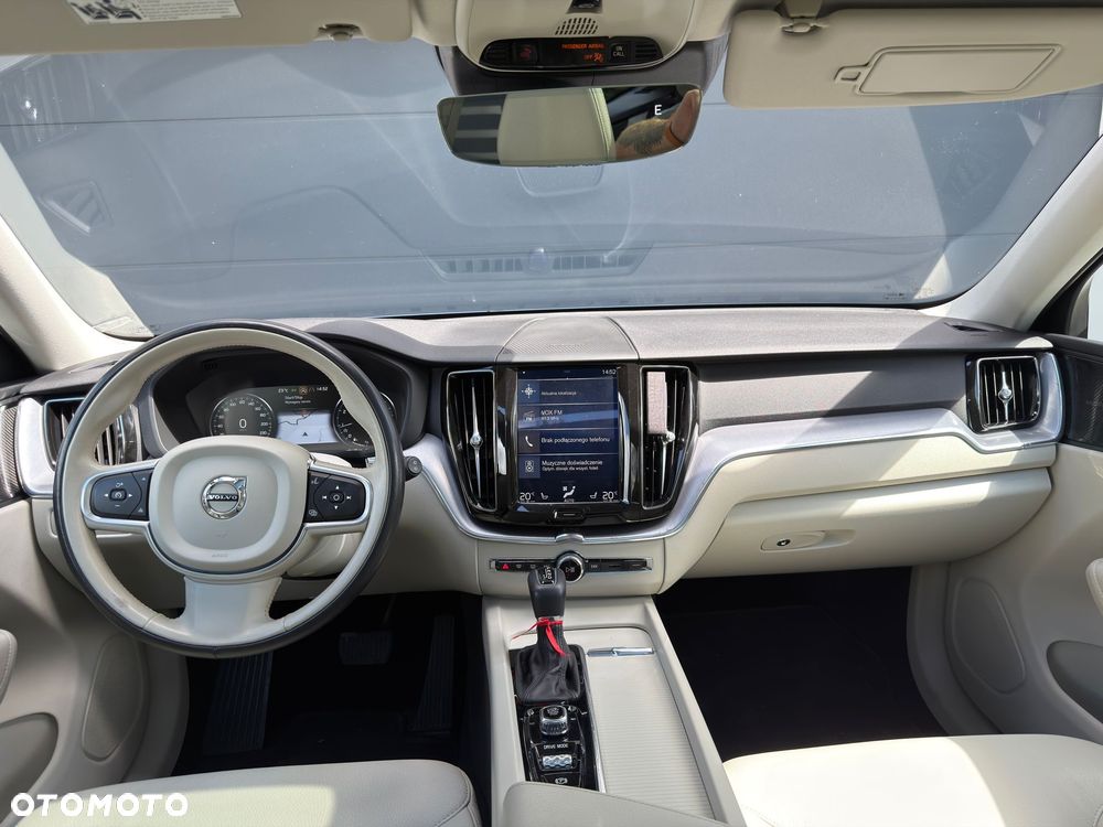 Volvo XC 60 T5 AWD Geartronic Momentum - 10