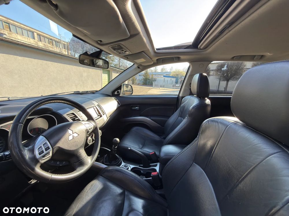 Mitsubishi Outlander 2.0 DID Intense + SE - 11