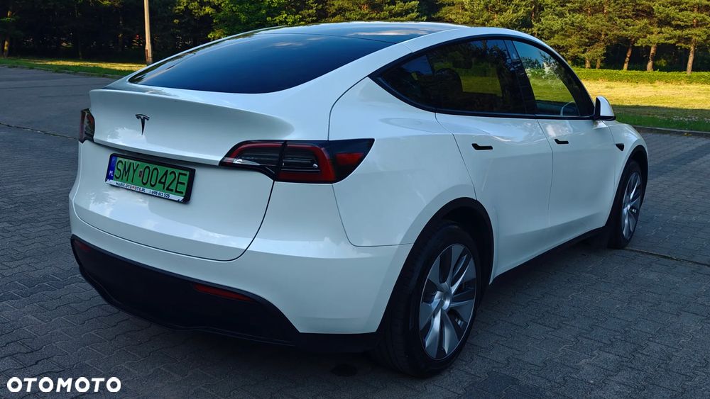 Tesla Model Y Long Range Dual Motor AWD - 11
