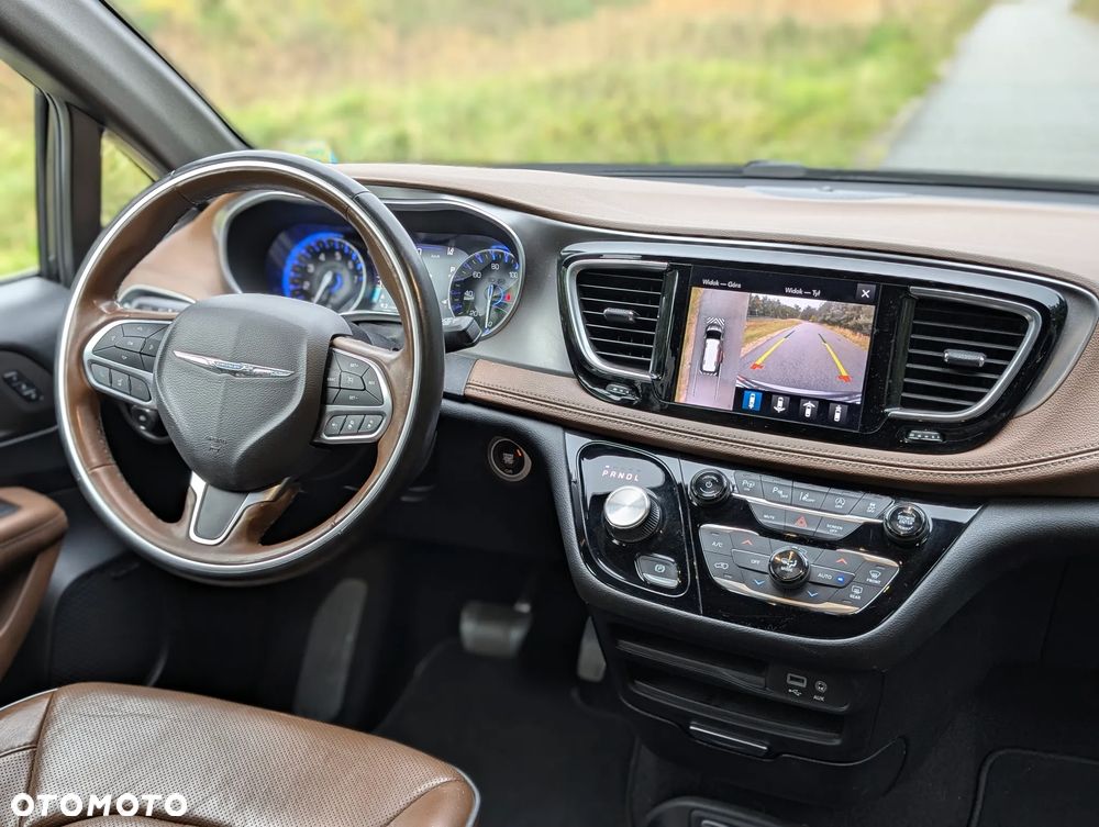 Chrysler Pacifica - 18