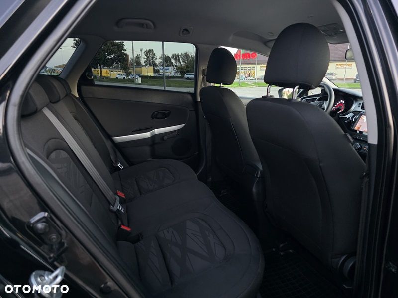 Kia Ceed - 10