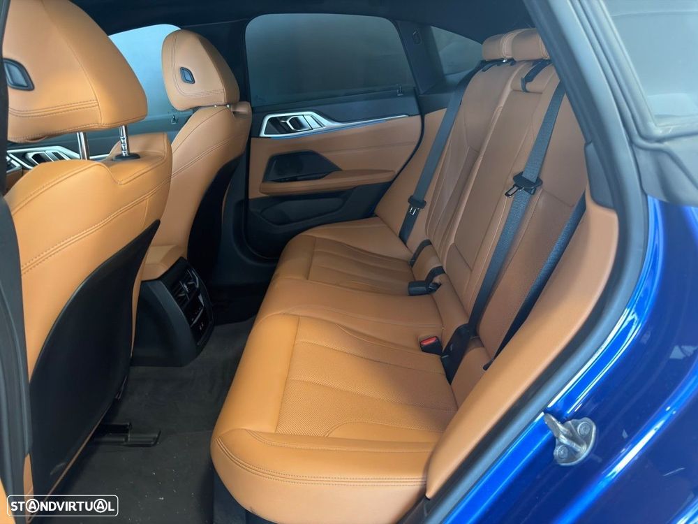 BMW i4 eDrive40 Desportiva M - 8