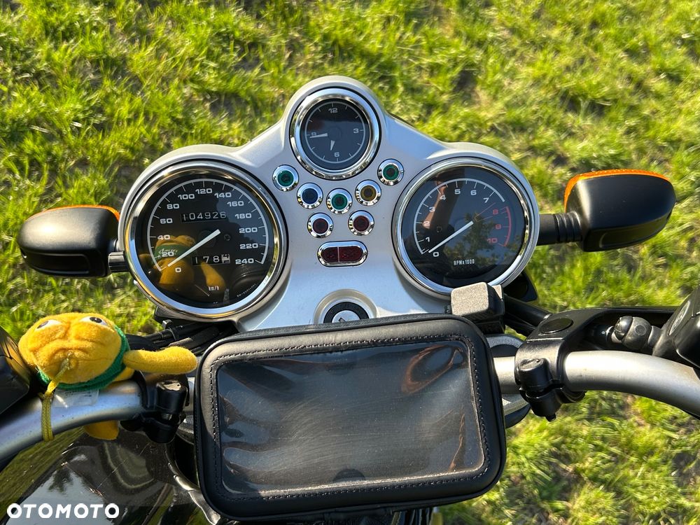BMW R - 8
