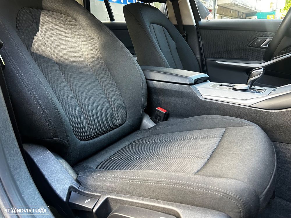 BMW 320 d Auto - 13