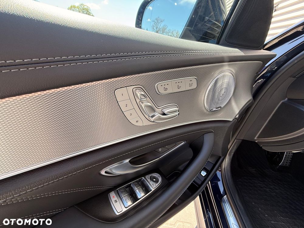 Mercedes-Benz Klasa E AMG 63 S 4Matic+ 9G-TRONIC - 12