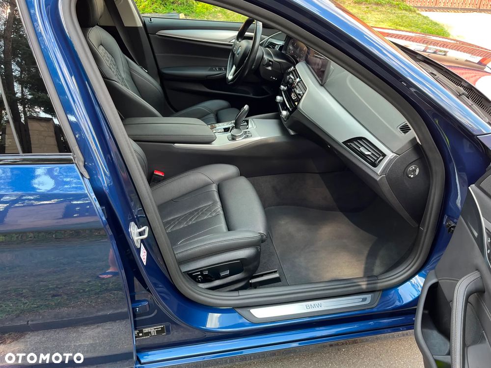 BMW Seria 5 520d M Sport - 27