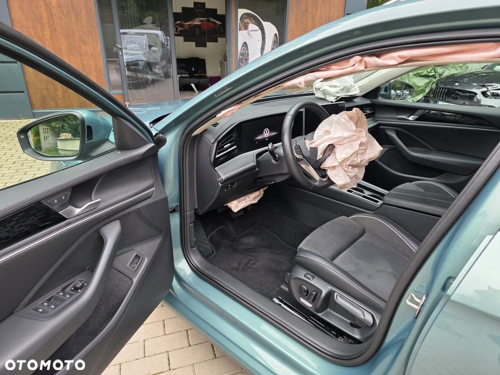Volkswagen Passat - 8