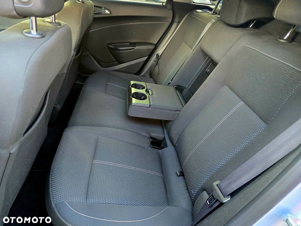 Opel Astra 2.0 CDTI Exklusiv - 37