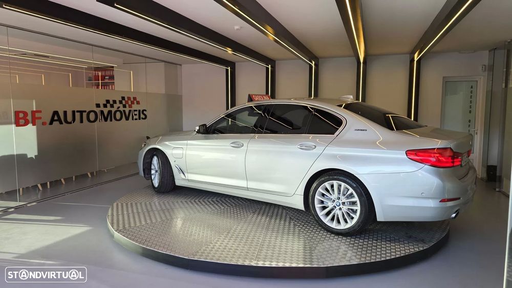 BMW 530 e iPerformance Line Luxury - 14