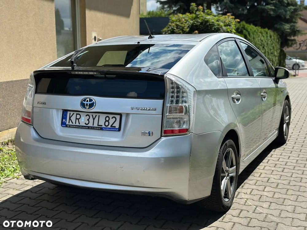 Toyota Prius - 4
