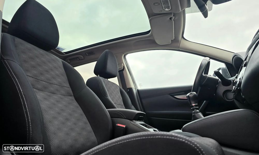 Nissan Qashqai 1.2 DIG-T N-Connecta RS 18 - 27