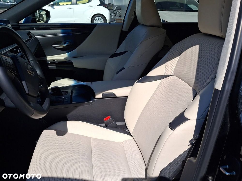 Lexus ES - 15