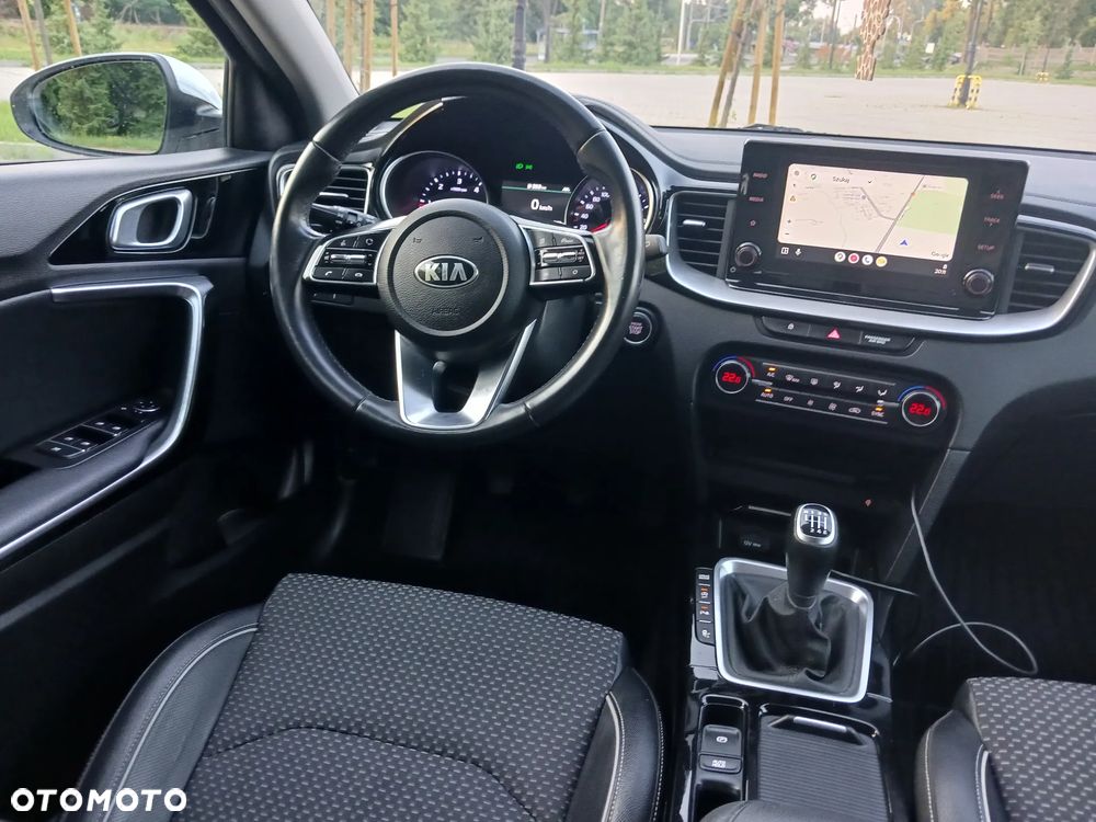 Kia Ceed 1.6 CRDi mHEV L Business Line - 12