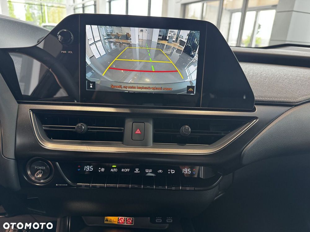Lexus UX 300h F Sport Design - 15