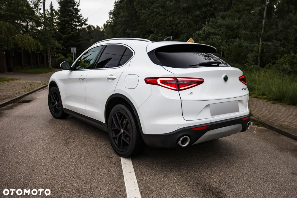 Alfa Romeo Stelvio 2.0 Turbo TI Q4 - 12