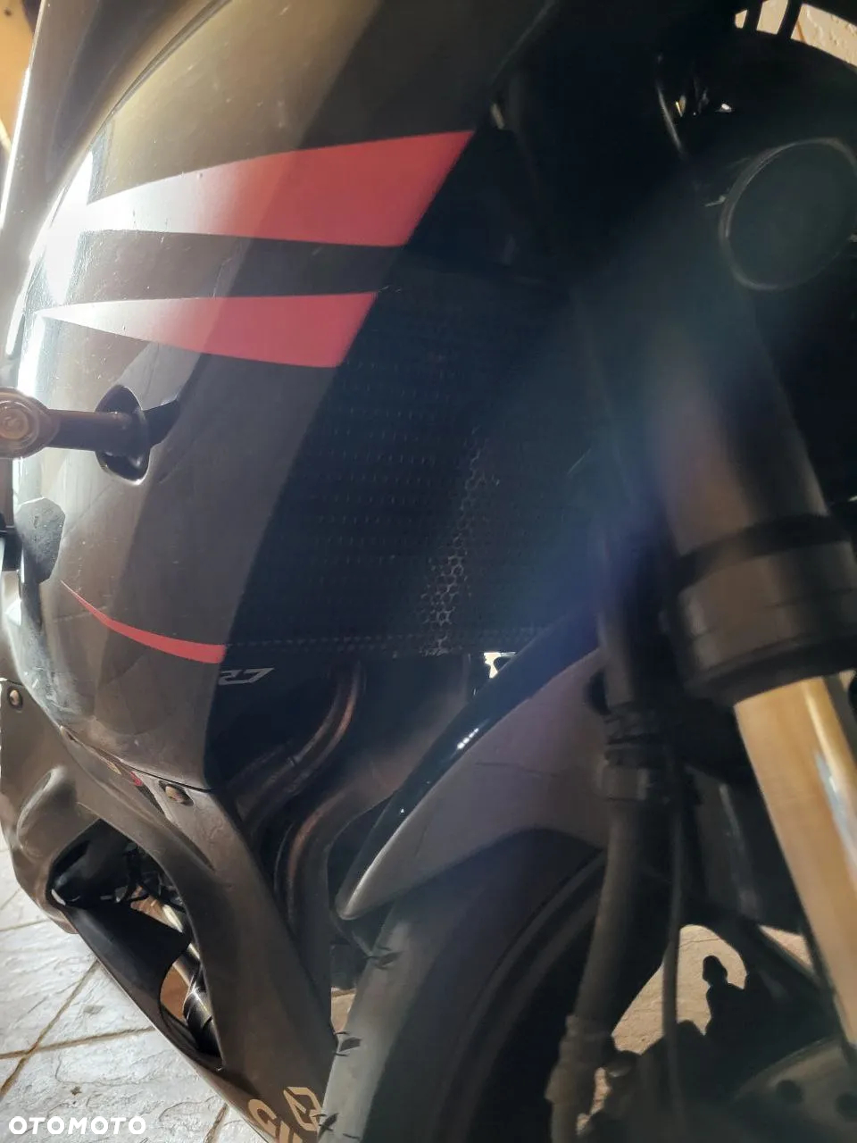 Yamaha R7 - 16