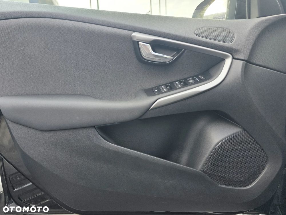 Volvo V40 Cross Country D3 Drive-E SCR Momentum - 15