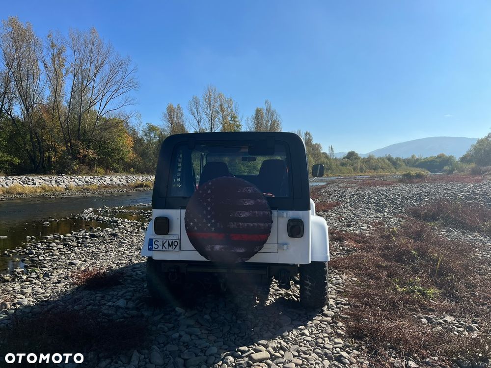 Jeep Wrangler 2.5L - 26