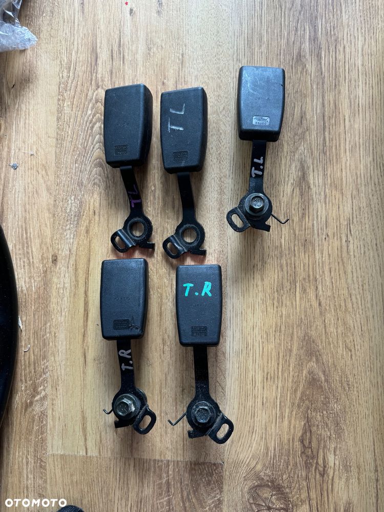 Mazda 5 CR Lift 2008/2010r Grill atrapa kratka środkowa zderzak spryskiwacz lampy przed stan b.dobry Europa zwykle i xenon ksenon ślizg wygłuszenie maski zderzak zaślepka haka pompka spryskiwaczy  spryskiwacze lamp  halogeny kratki  Grill osłoną silnika przetwornica błotnik belka wzmocnienie i dużo innych Czesci do mazdy 5 CR !!! - 10