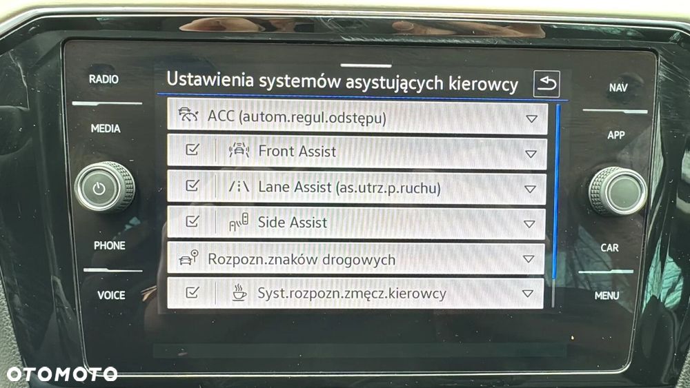 Volkswagen Passat - 24