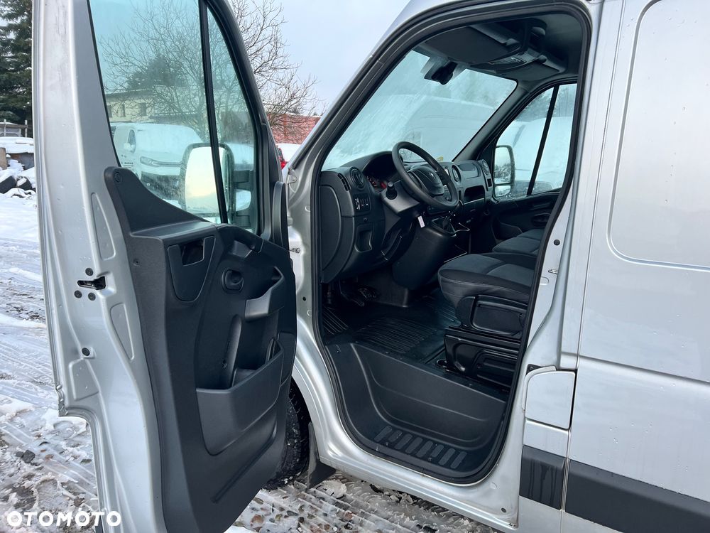 Renault Master III - 17