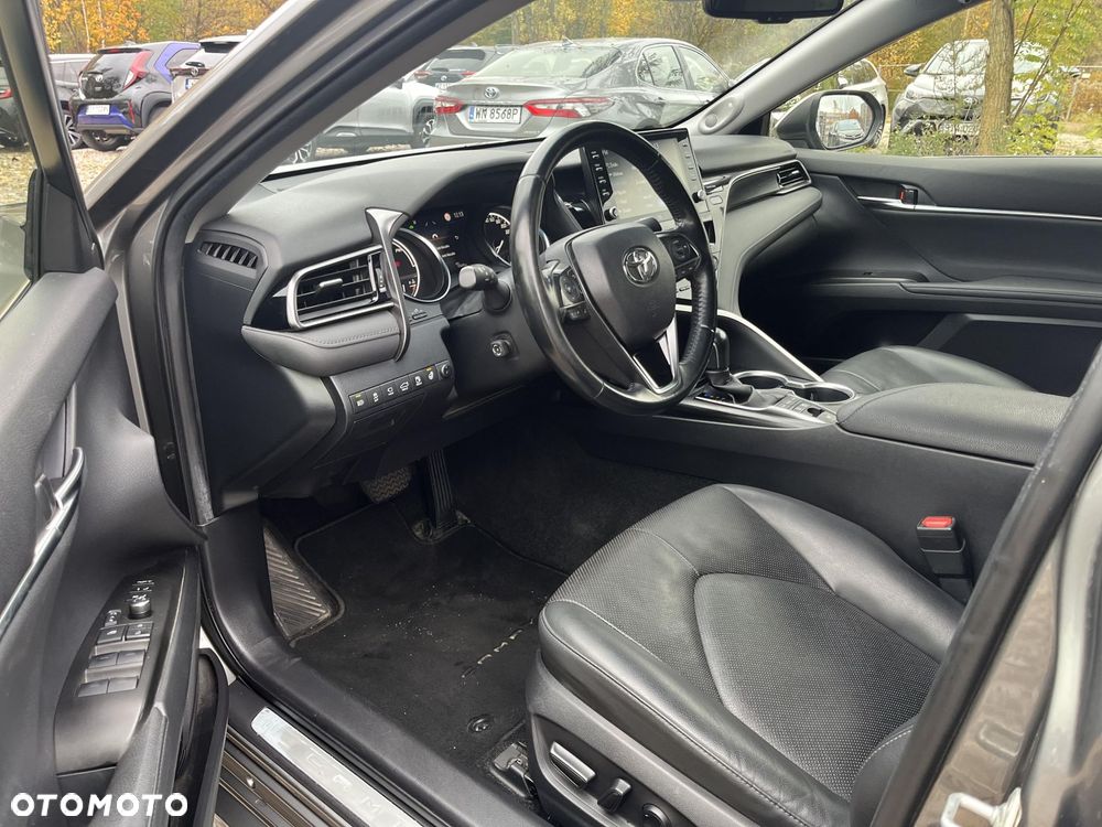 Toyota Camry 2.5 Hybrid Executive CVT - 19