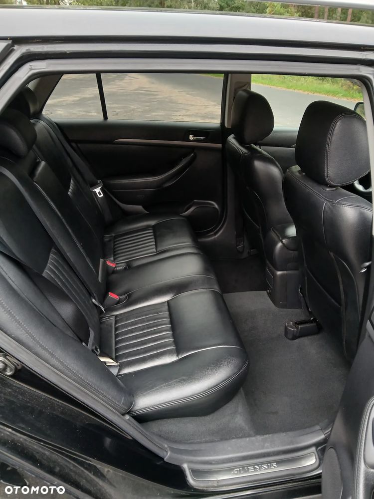 Toyota Avensis 2.0 D-4D - 6