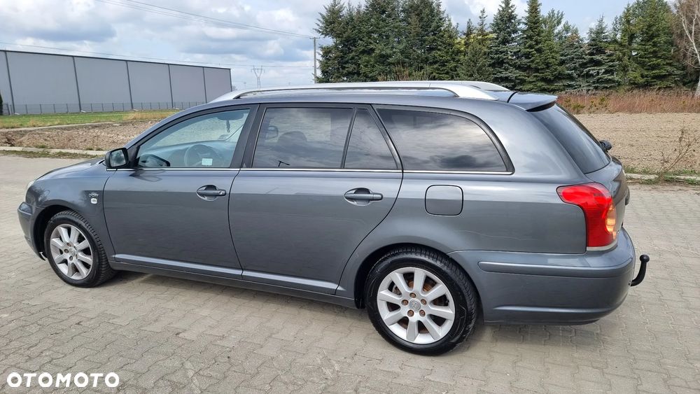 Toyota Avensis 2.2 D-4D Prestige - 24