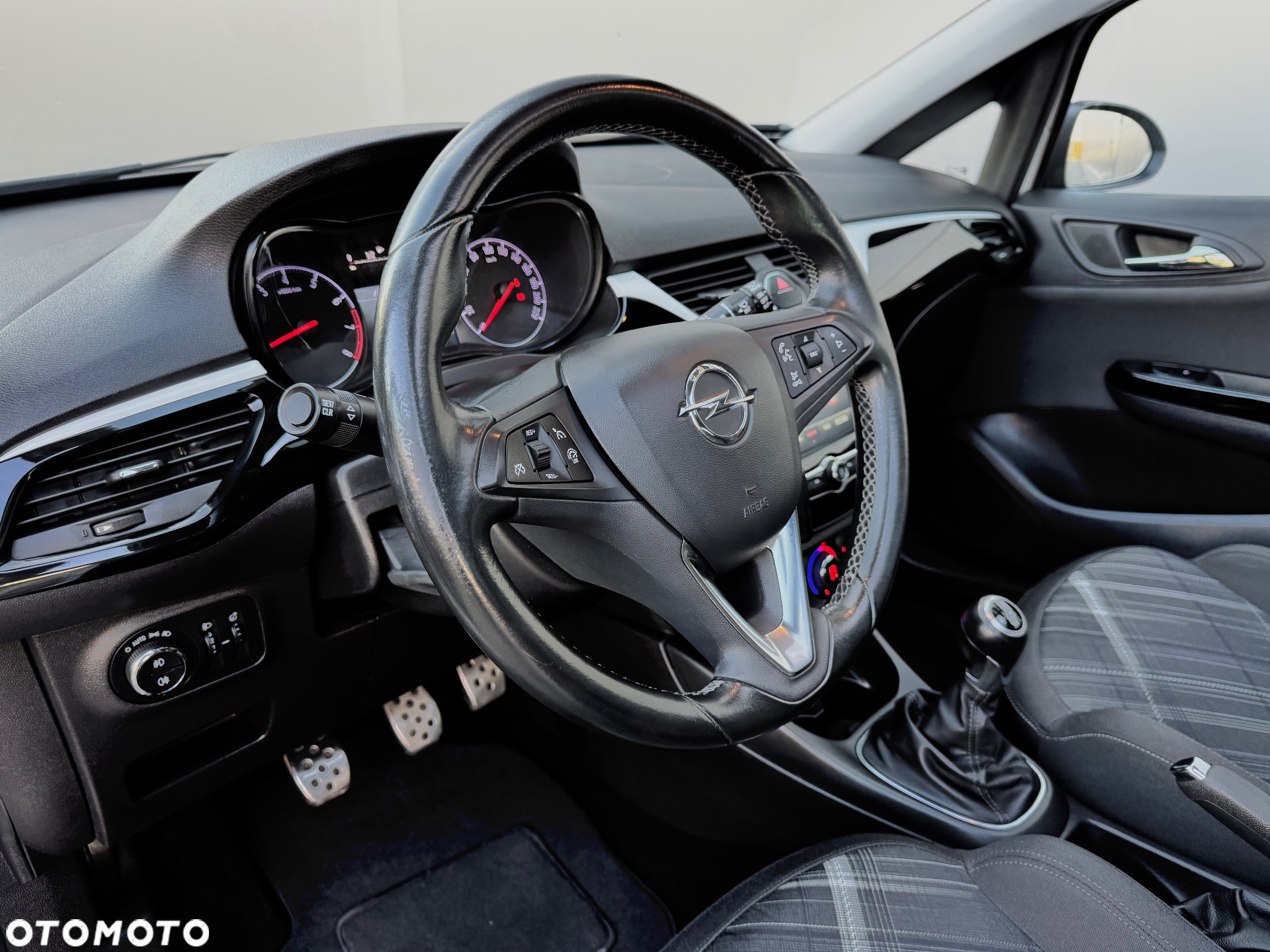 Opel Corsa 1.4 Turbo Start/Stop GSi - 29