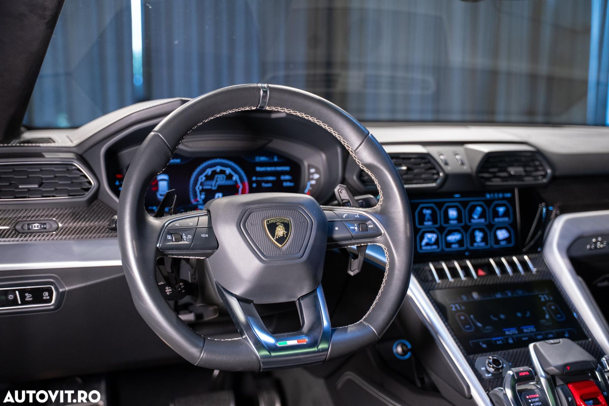 Lamborghini URUS - 33