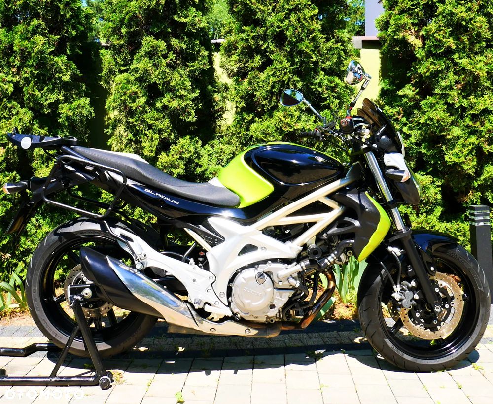 Suzuki Gladius - 28