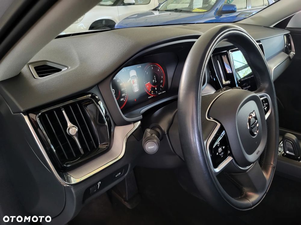 Volvo V60 B4 D Momentum - 14