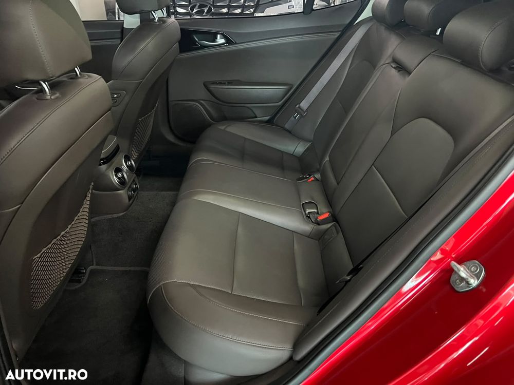 Kia Stinger - 18