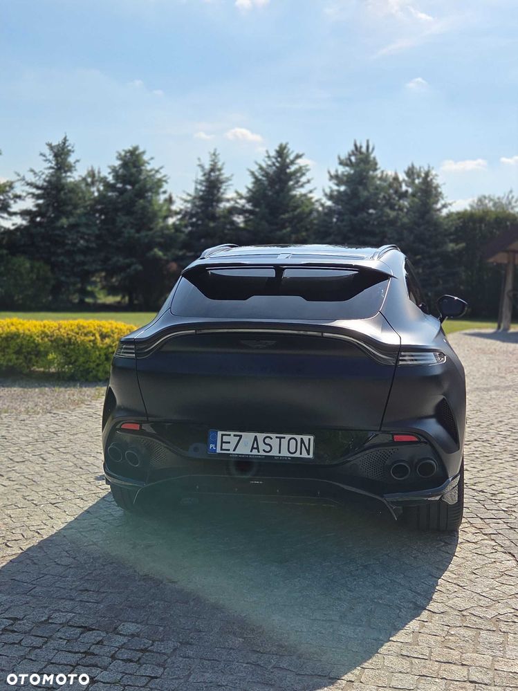 Aston Martin DBX - 5