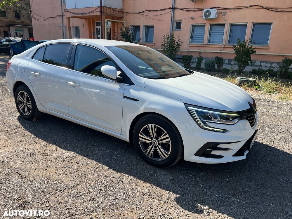 RENAULT Megane 2023 — imagine 2