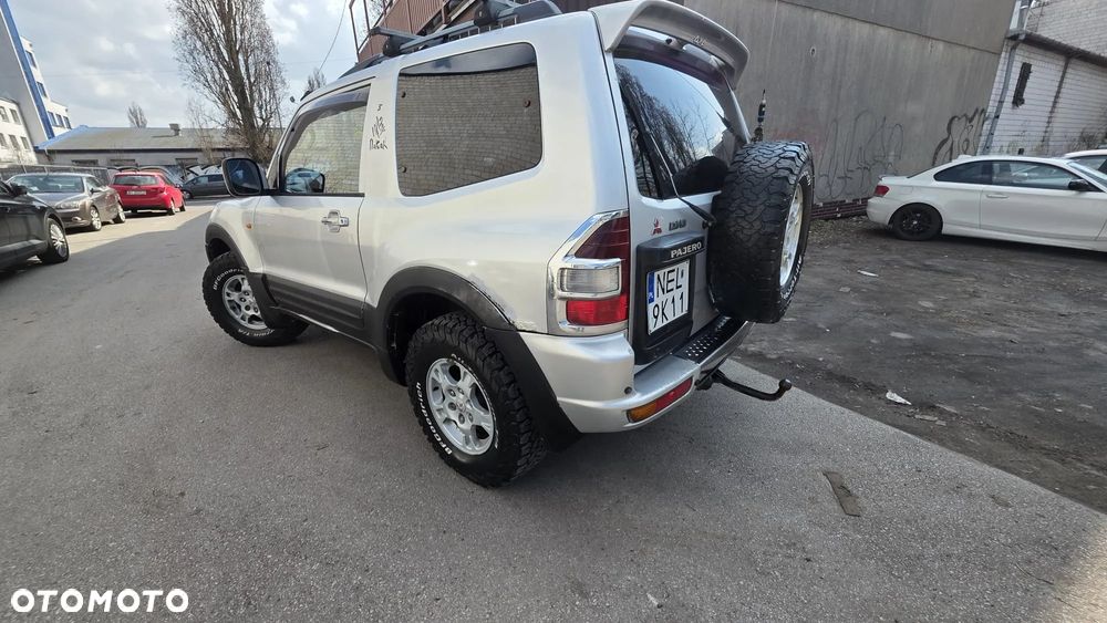 Mitsubishi Pajero - 8
