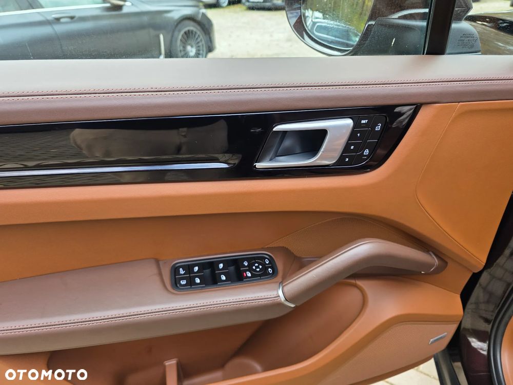 Porsche Cayenne E-Hybrid Platinum Edition - 11