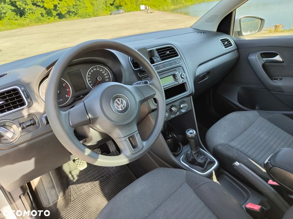 Volkswagen Polo 1.4 16V Trendline - 17
