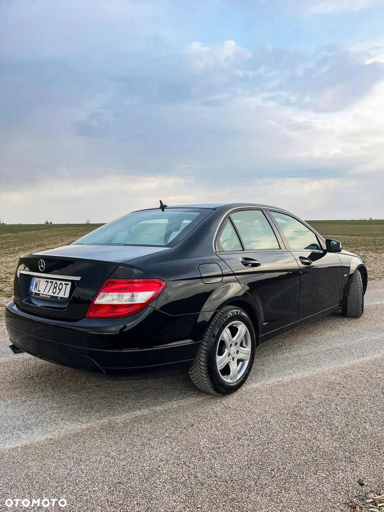 Mercedes-Benz Klasa C 180 CGI BlueEFFICIENCY Avantgarde - 5