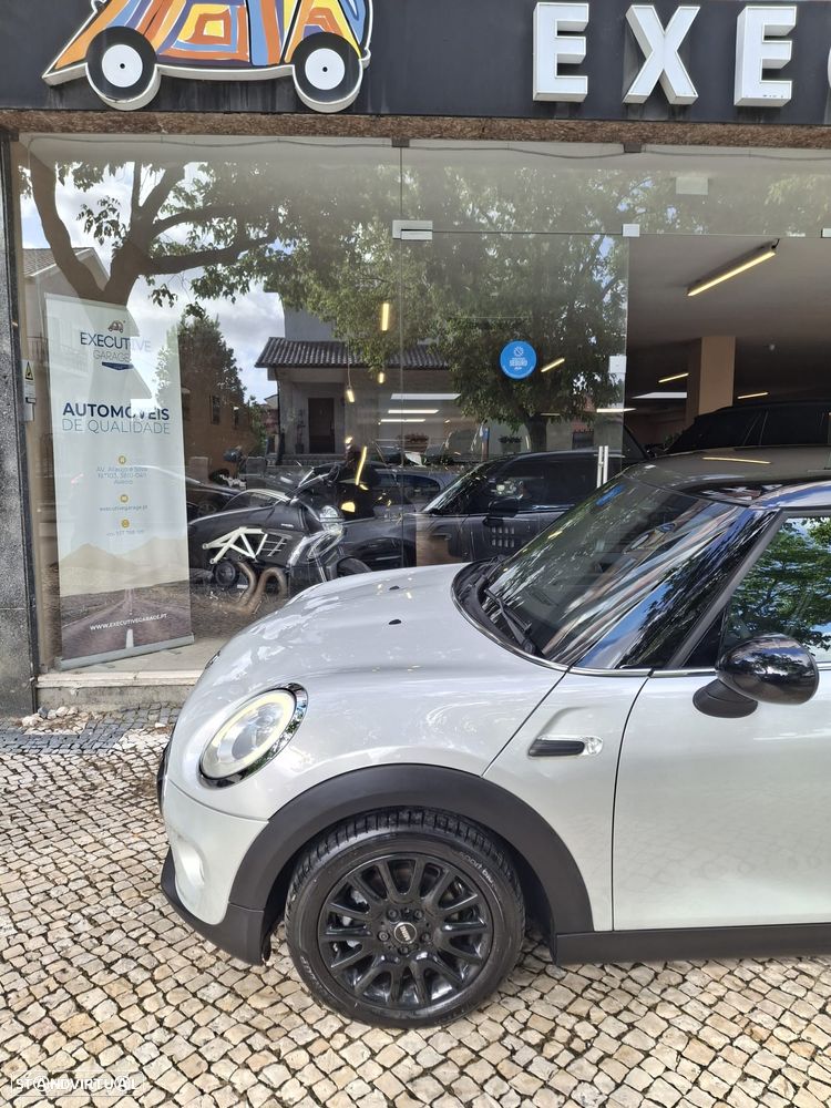 MINI 5 Portas Cooper D Auto - 14