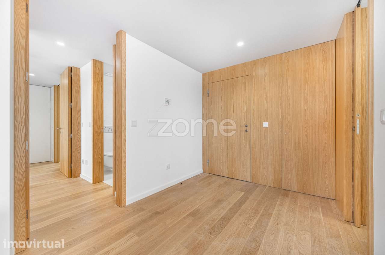 Apartamento T3 com varanda e garagem, na Cidade da Maia. - Grande imagem: 2/26