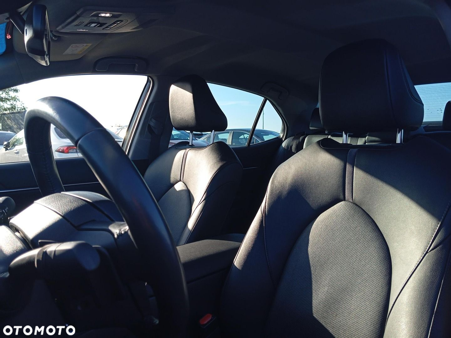 Toyota Camry 2.5 Hybrid Executive CVT - 18