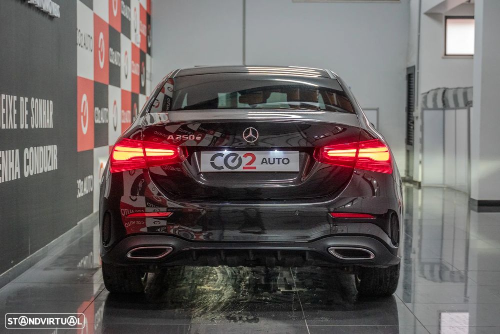 Mercedes-Benz A 250 Limousine e AMG Line - 8