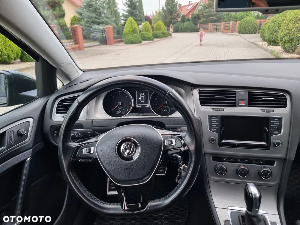 Volkswagen Golf - 2