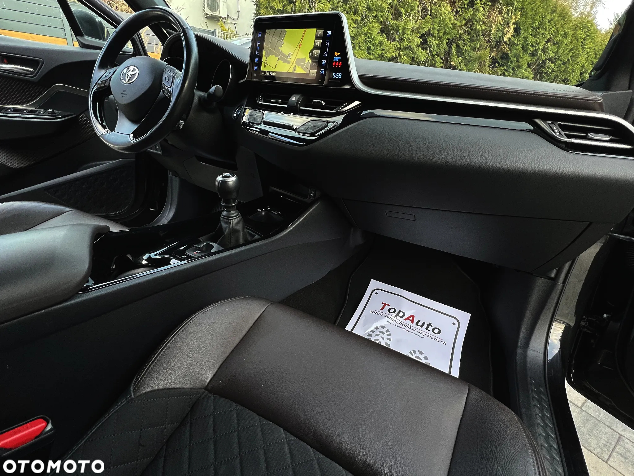 Toyota C-HR 1.2 T Premium - 18
