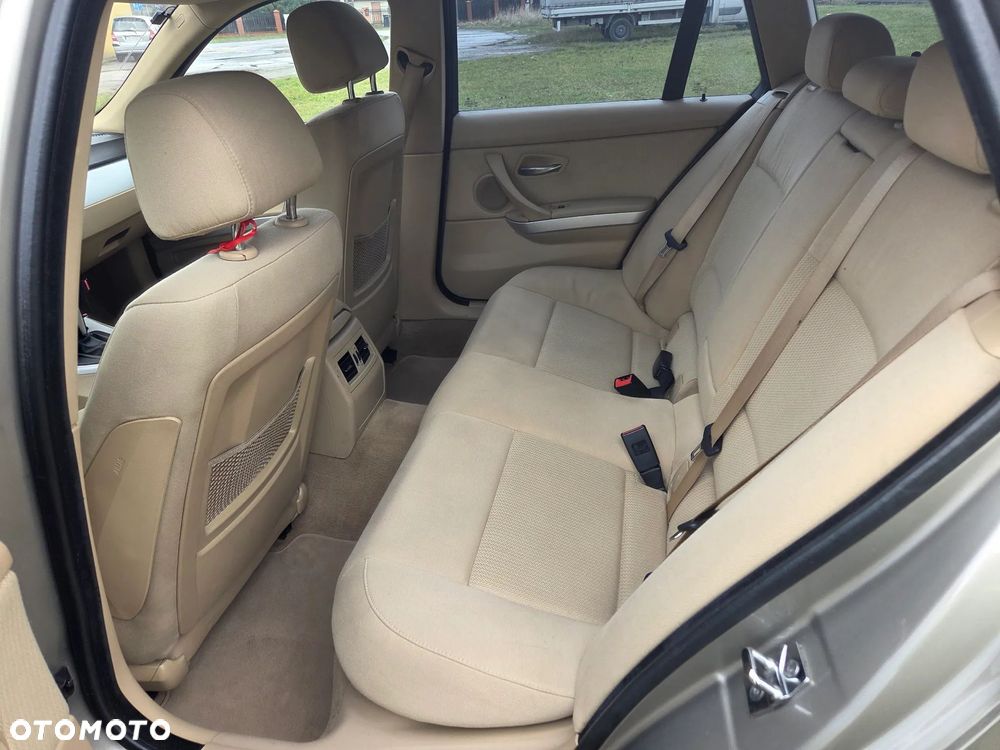 BMW Seria 3 - 32