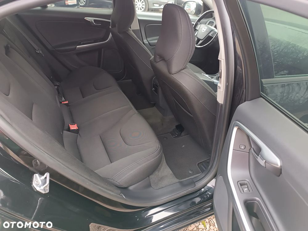 Volvo S60 D2 Summum - 28