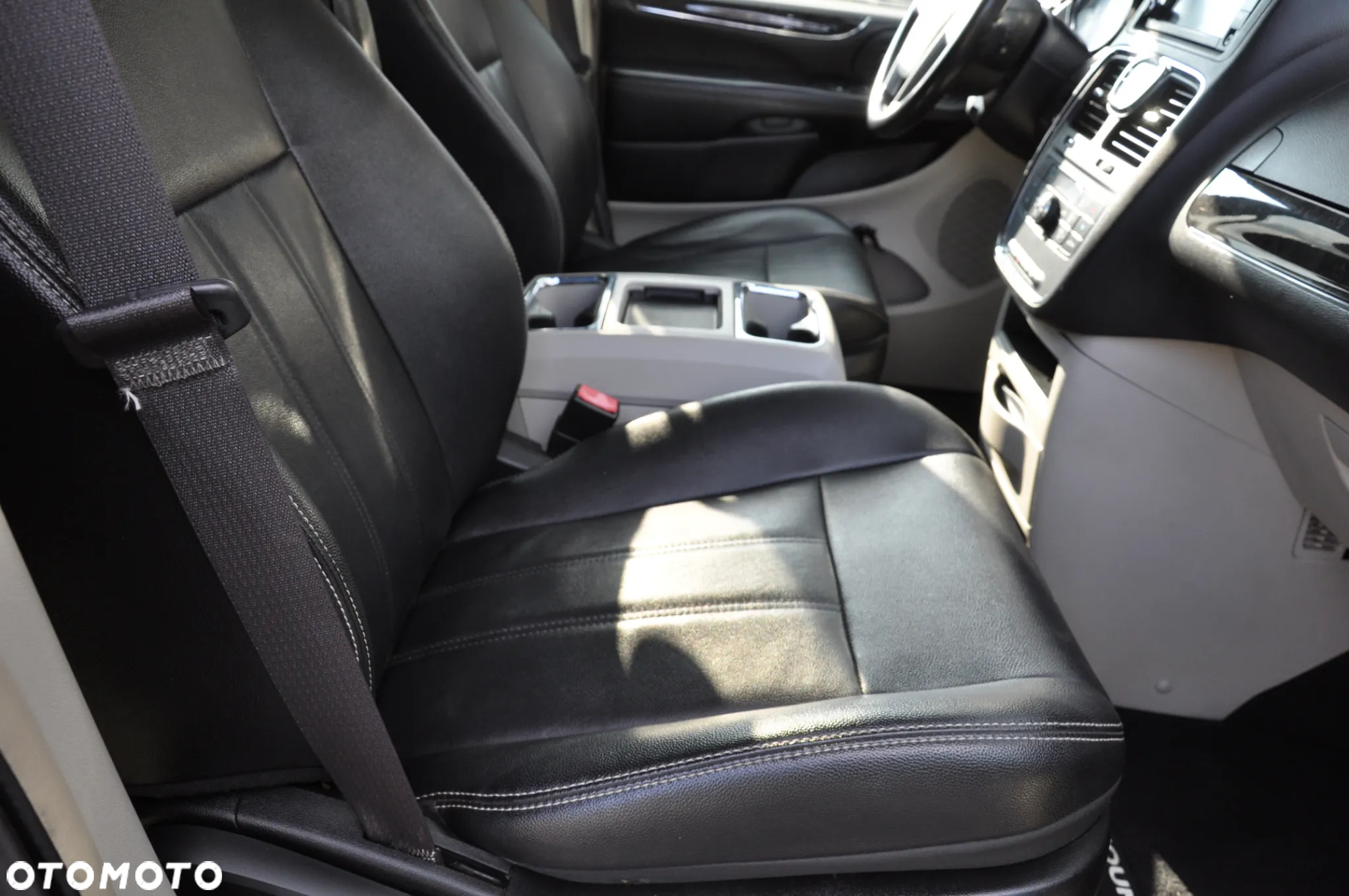 Chrysler Town & Country 3.6 Touring - 25