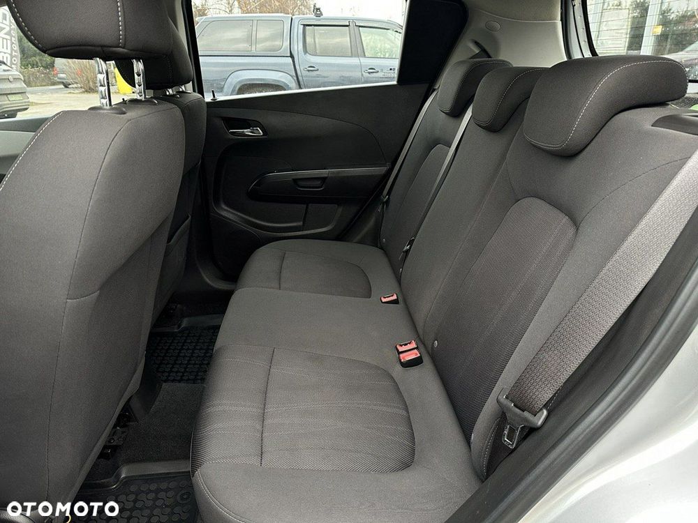 Chevrolet Aveo 1.6 LTZ - 19