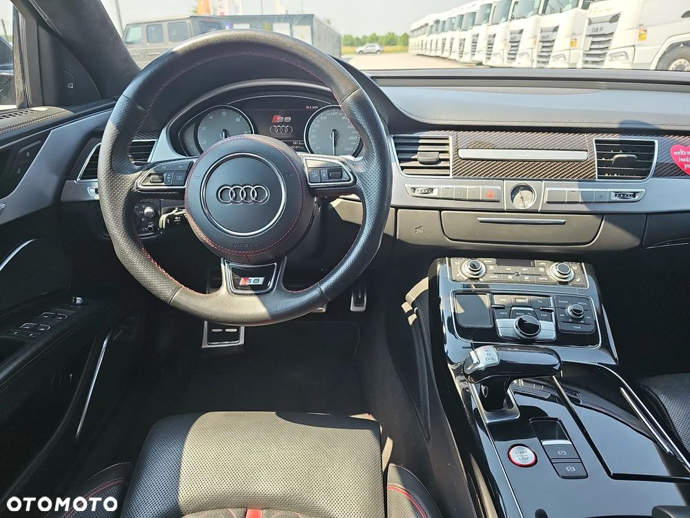 Audi S8 Plus 4.0 TFSI Quattro - 12